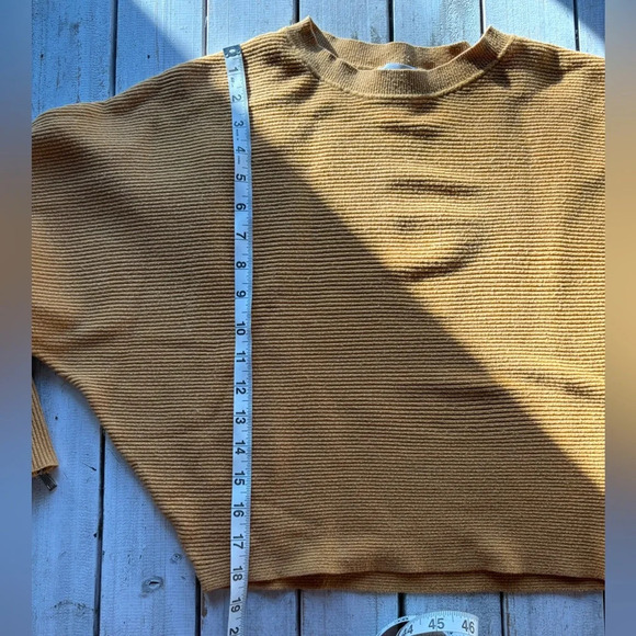 Carmen Marc Valvo | golden | ribbed | batwing | cropped | sweater | top | xs - Picture 11 of 11